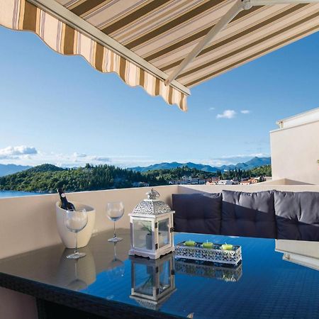 Awesome Apartment In Blace With House Sea View Exterior foto