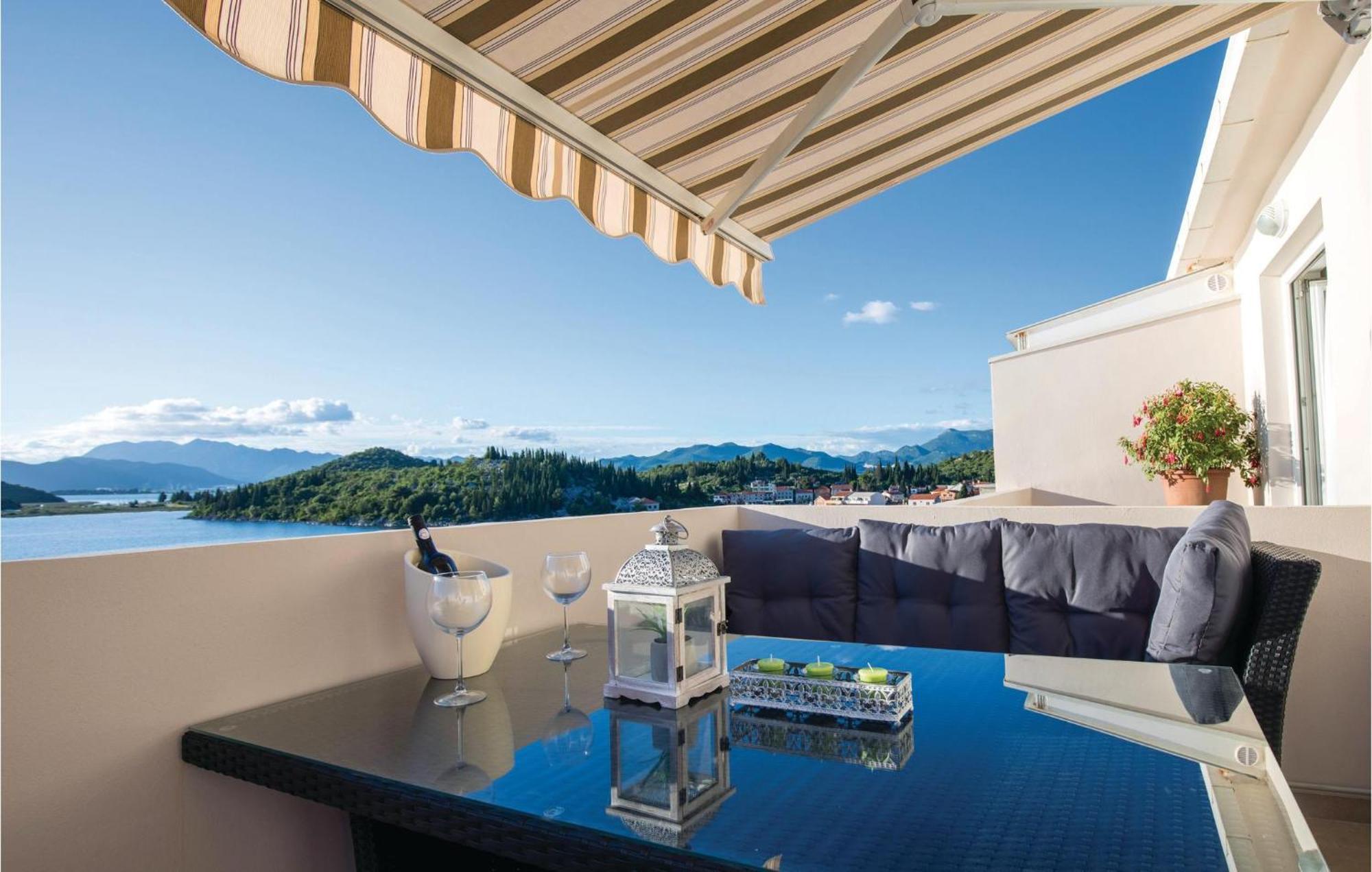 Awesome Apartment In Blace With House Sea View Exterior foto